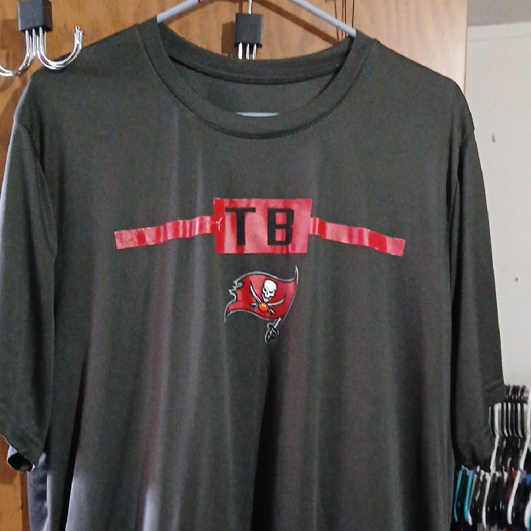 Men's Gray Graphic T-Shirt